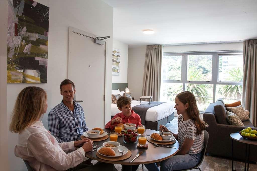Sojourn Apartment Hotel - Riddiford 웰링턴 레스토랑 사진